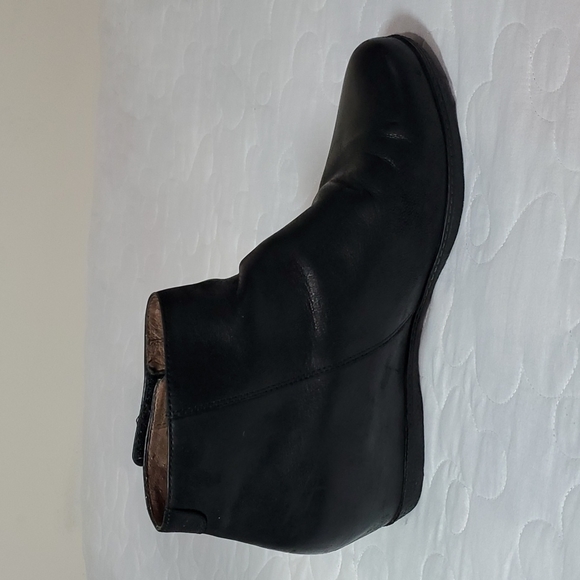 dansko leanna bootie